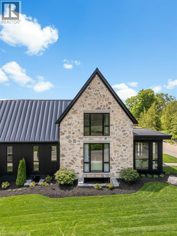 2 BRIDLEWOOD Crescent