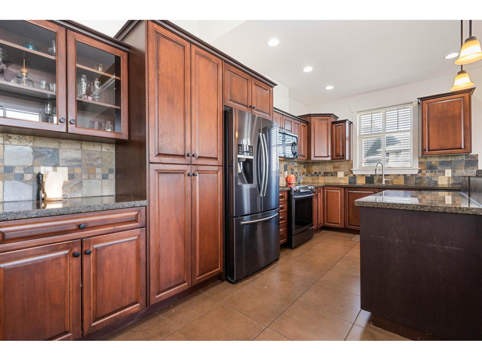 401 45893 CHESTERFIELD AVENUE, Chilliwack Downtown