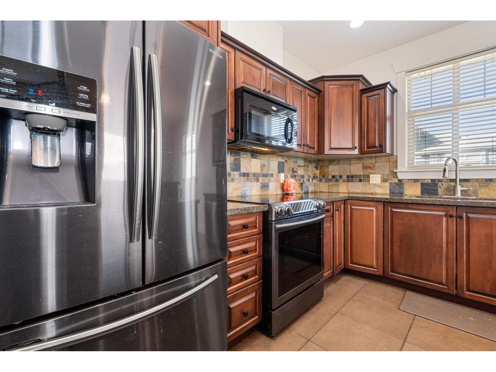 401 45893 CHESTERFIELD AVENUE, Chilliwack Downtown