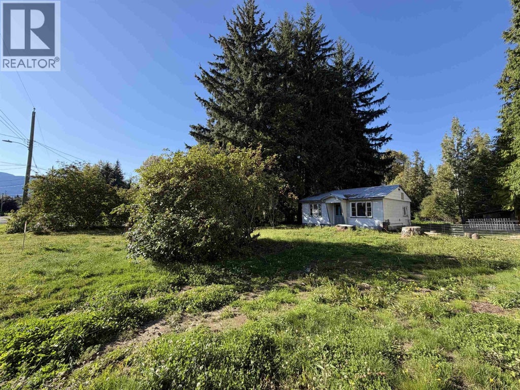 5112 MEDEEK AVENUE, TERRACE, BC V8G 1E1 - Image 492906587.jpeg?d=l