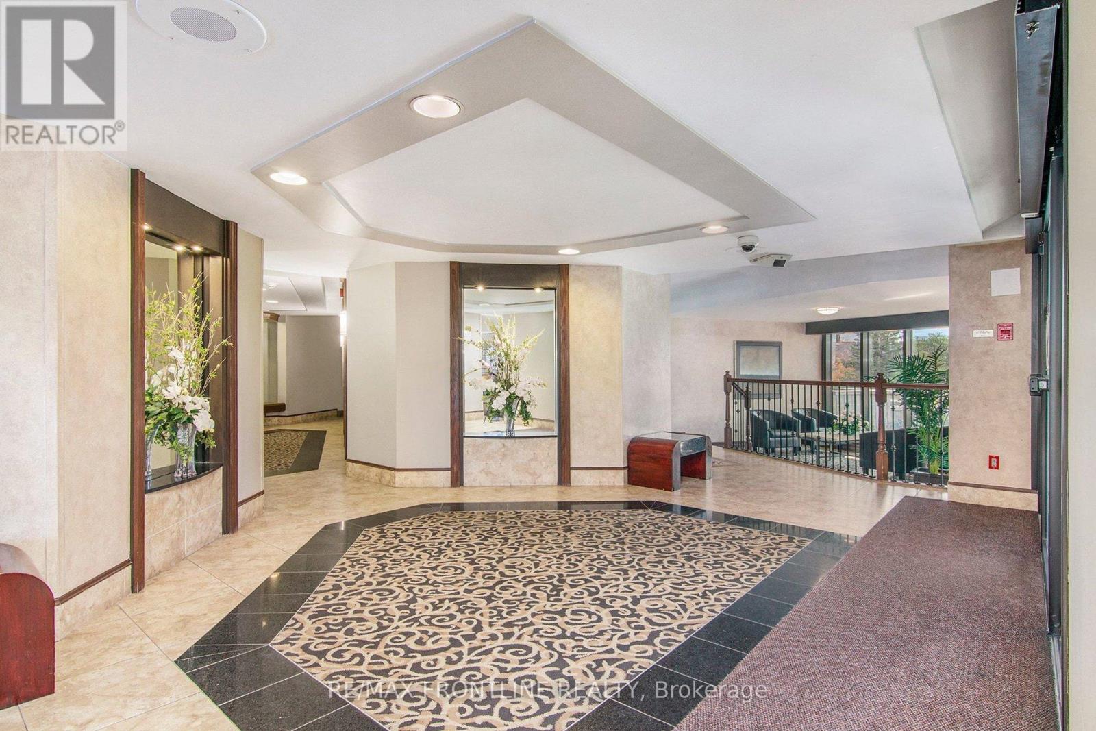 1009 - 1081 AMBLESIDE DRIVE