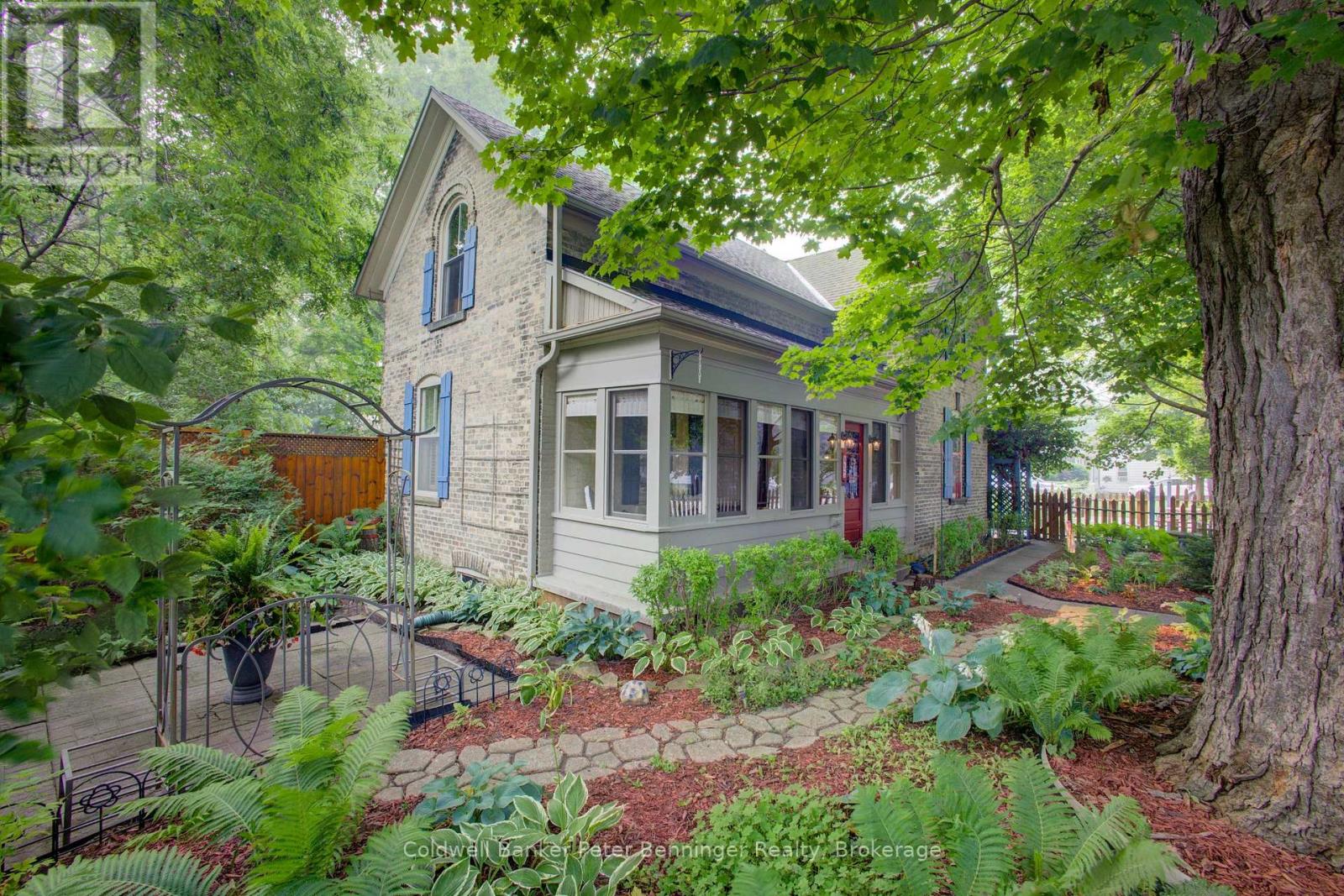 817 OLDE VICTORIA STREET