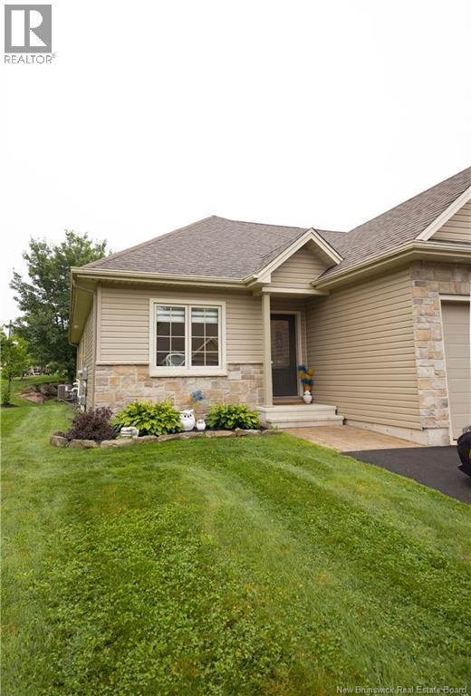 121 Boisee Crescent - Photo 2