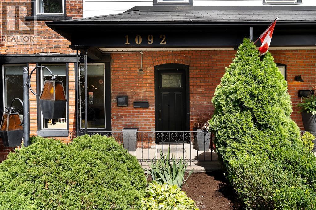 1092 MONMOUTH ROAD
