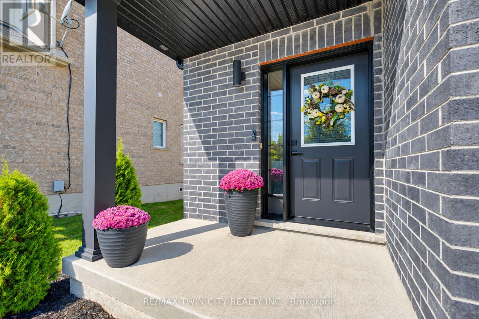 541 BRITTANIA CRESCENT
