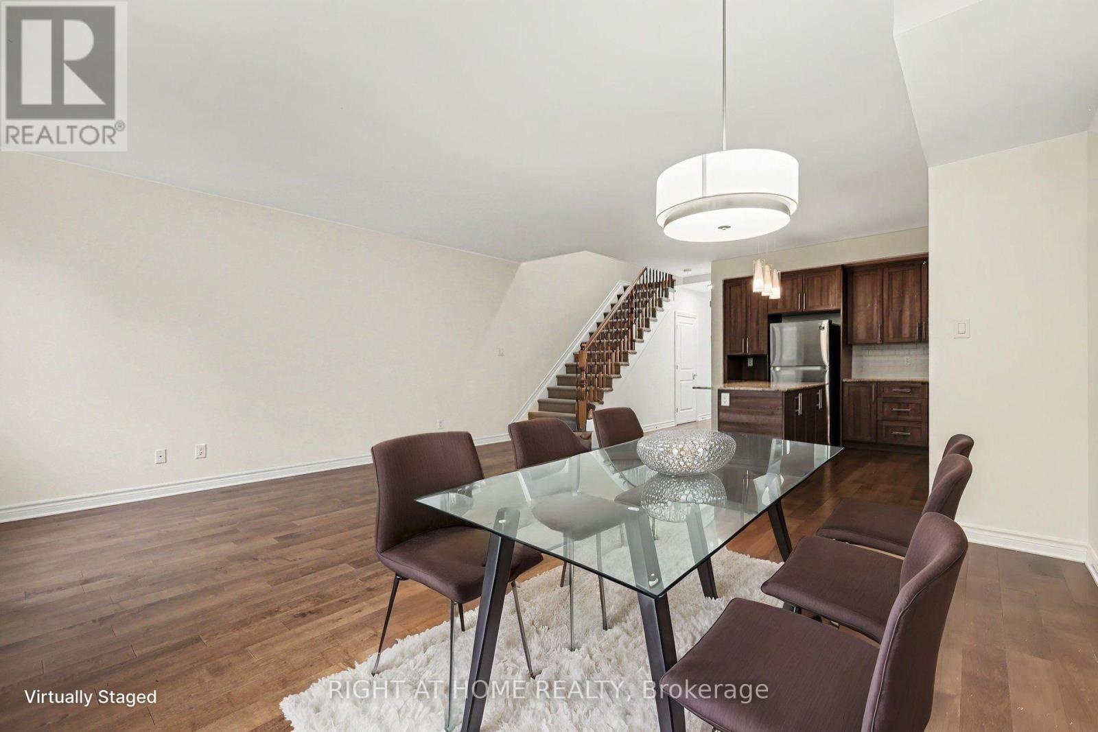 285 MUNRO STREET
