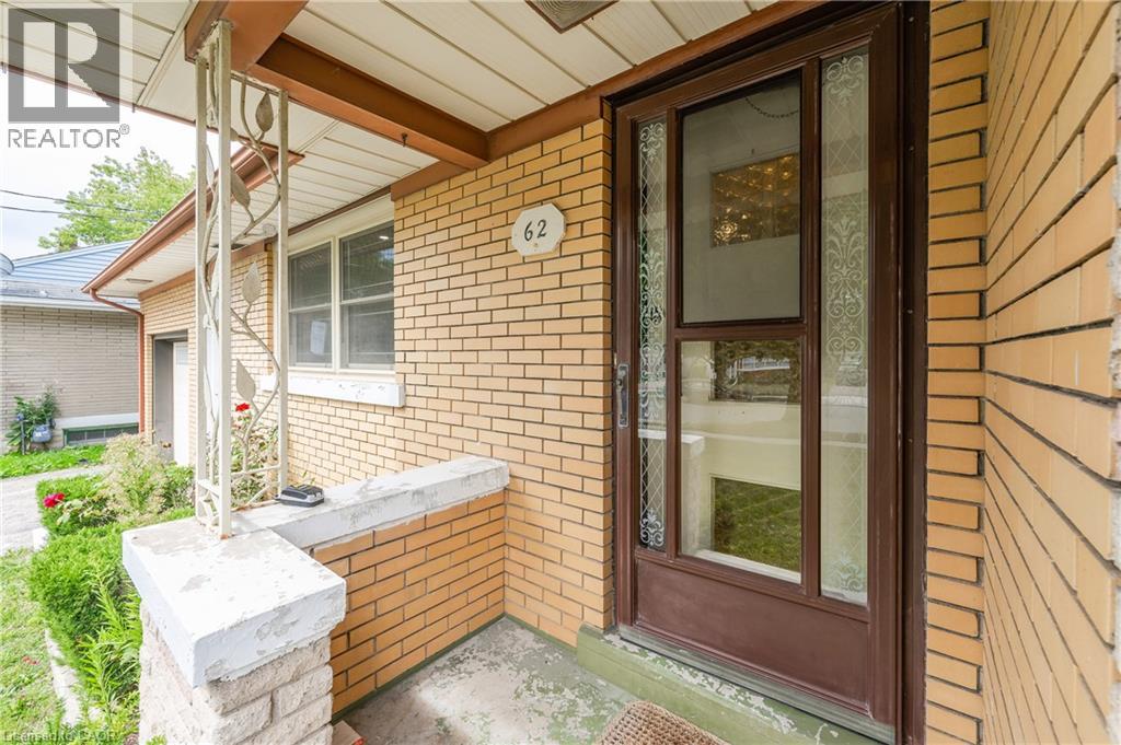 62 SANDRA Avenue Unit# Upper