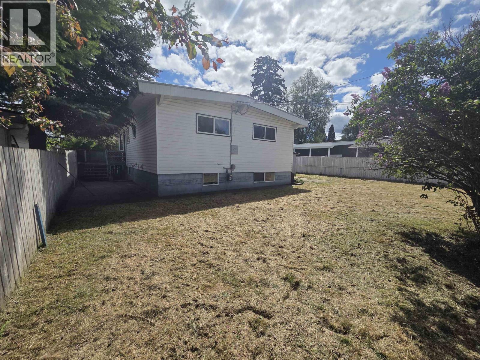 2784 FAIRVIEW CRESCENT