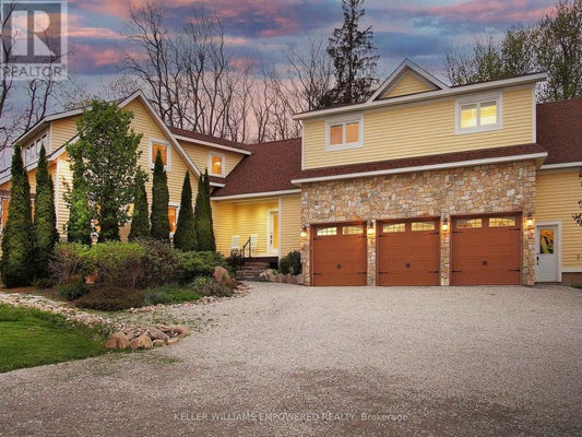 8 Macleod Estate Crt, Richmond Hill (Jefferson), ON 4