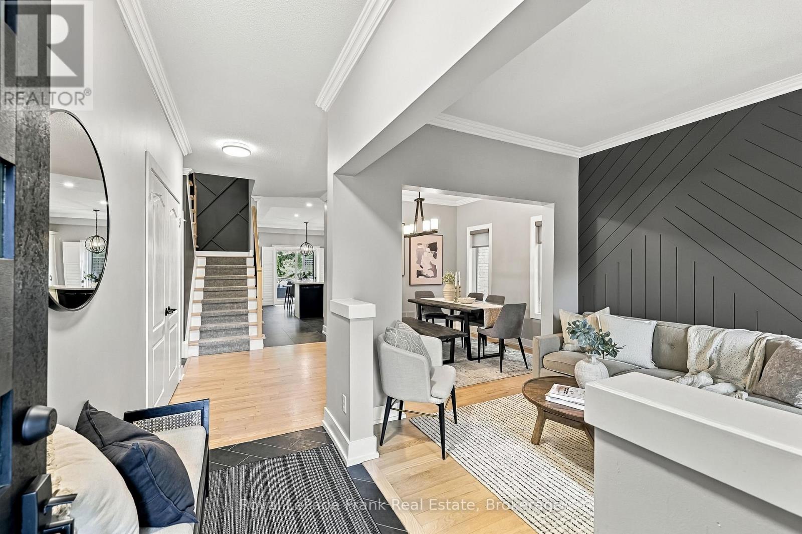 6 FOXBURY ROAD