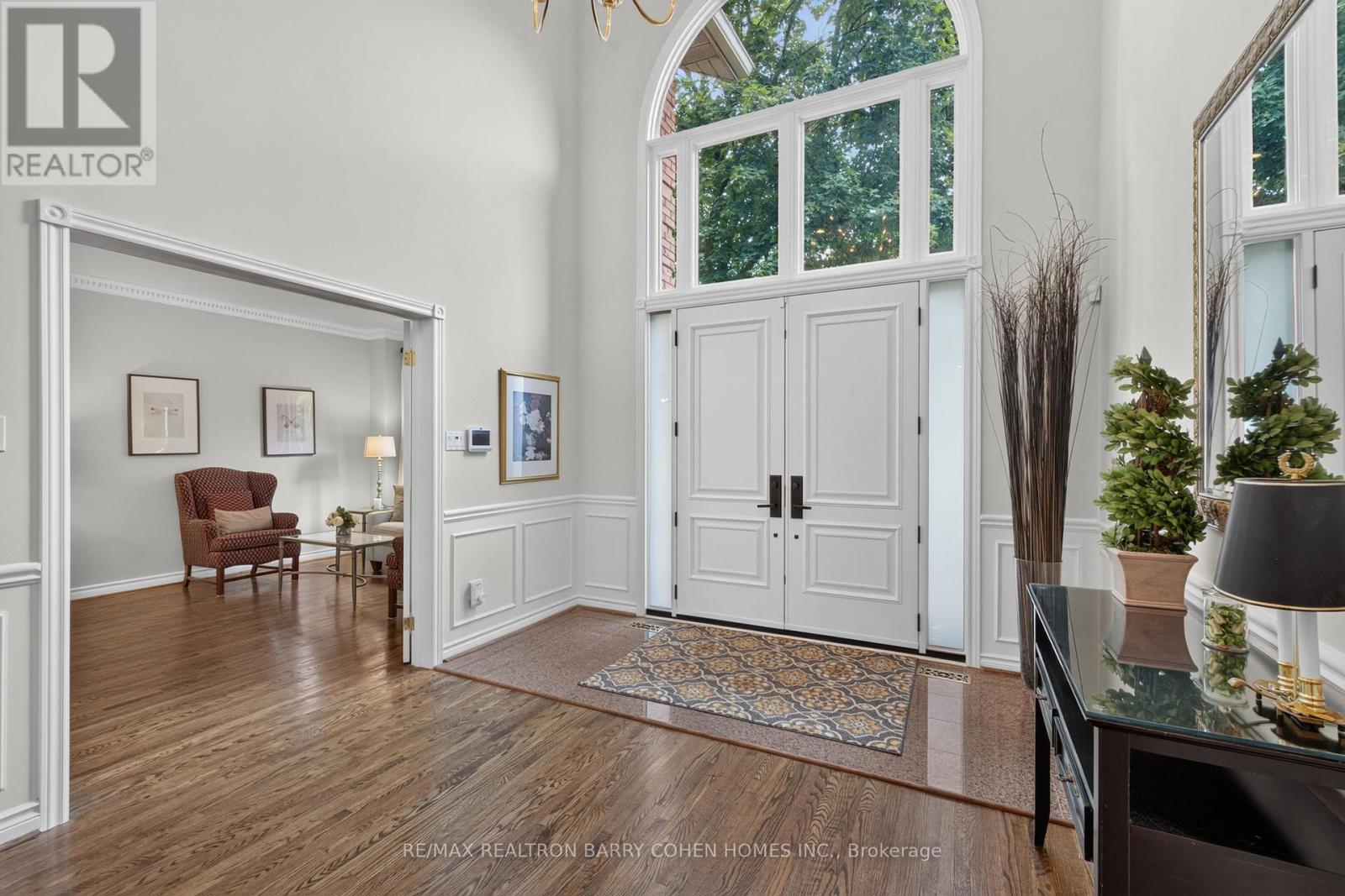 110 UPPER CANADA DRIVE