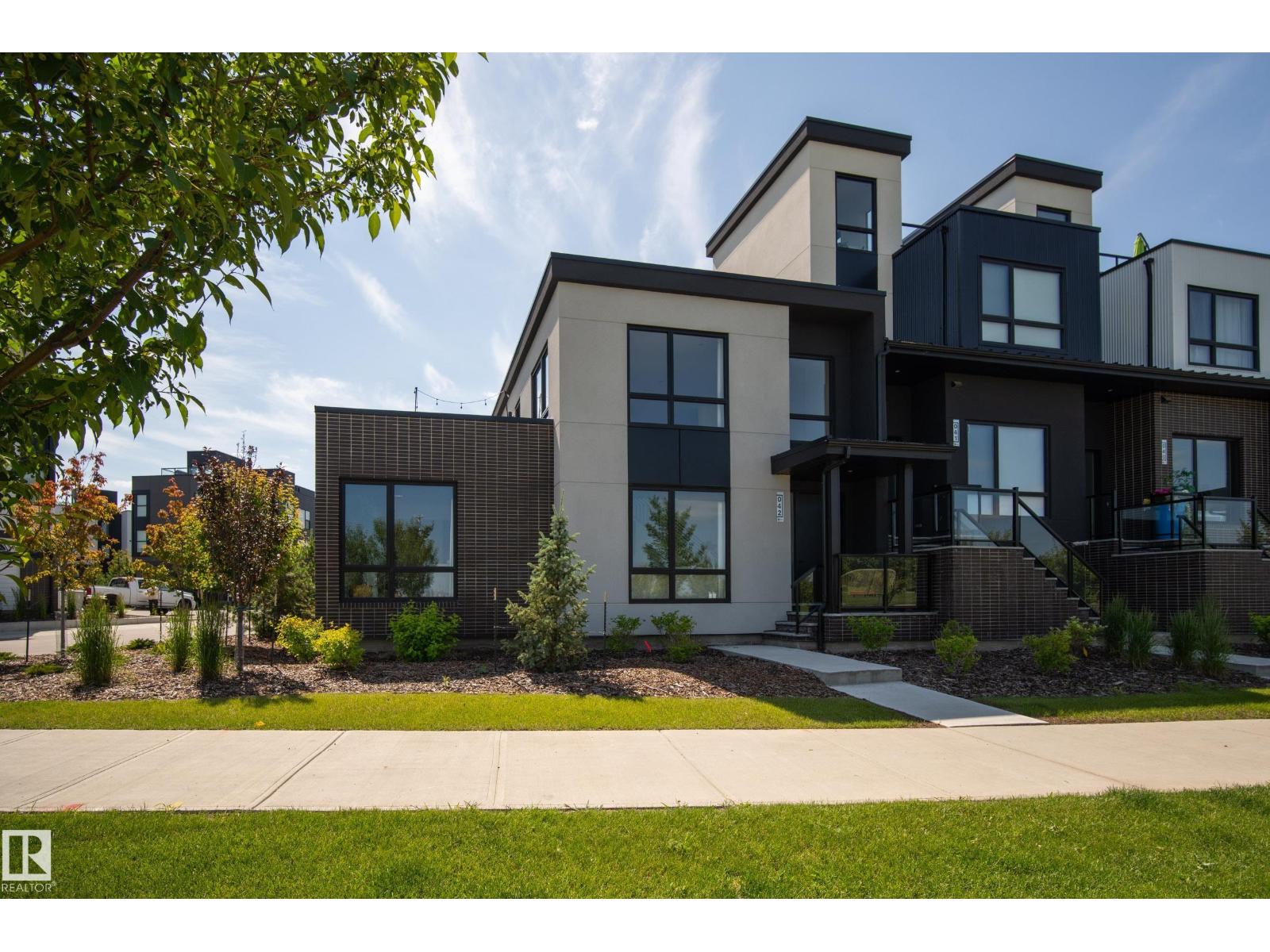 #42 5 RONDEAU DR