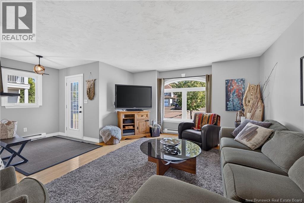 149 Royal Oaks Boulevard - Photo 3