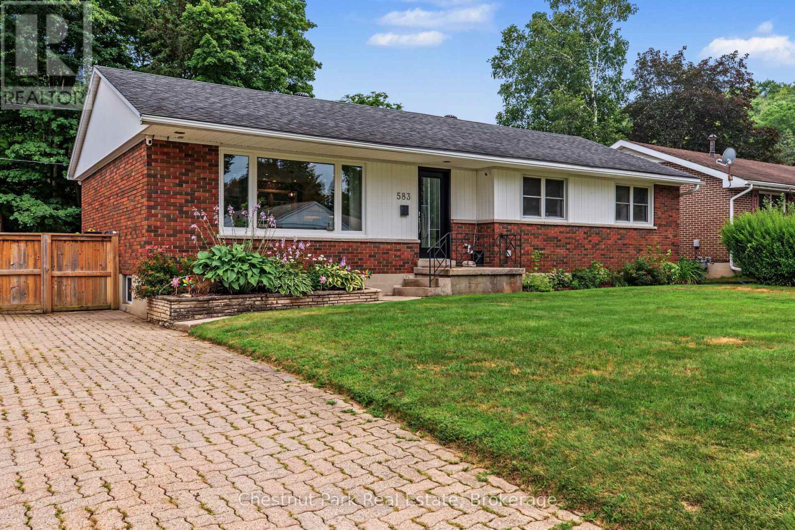 583 6TH STREET W