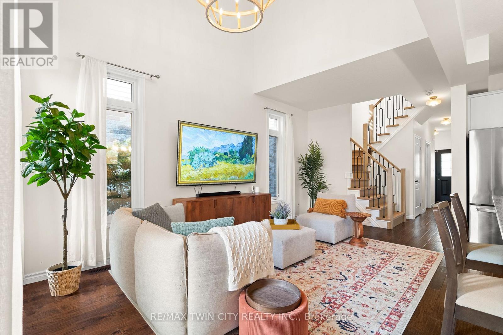 243 MOORLANDS CRESCENT