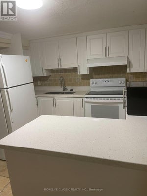 31 Madawaska Ave, Toronto (Newtonbrook East), ON 5