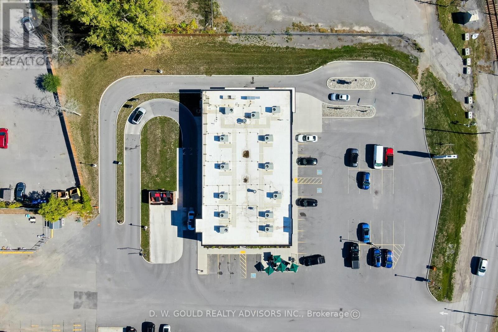 3 & 4 - 620 DUNDAS STREET E