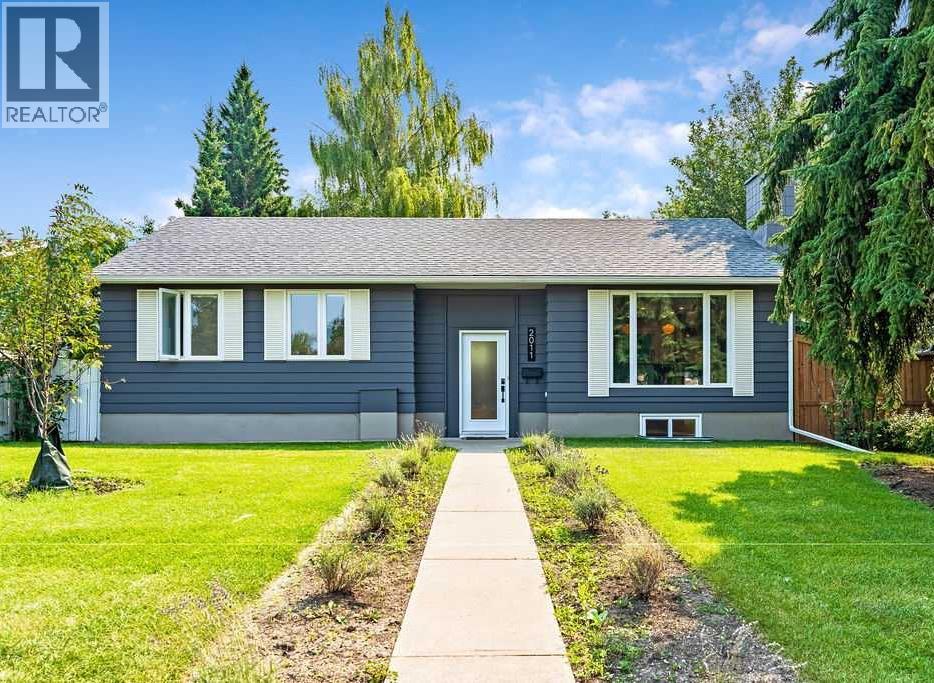 2011 Palliser Drive SW