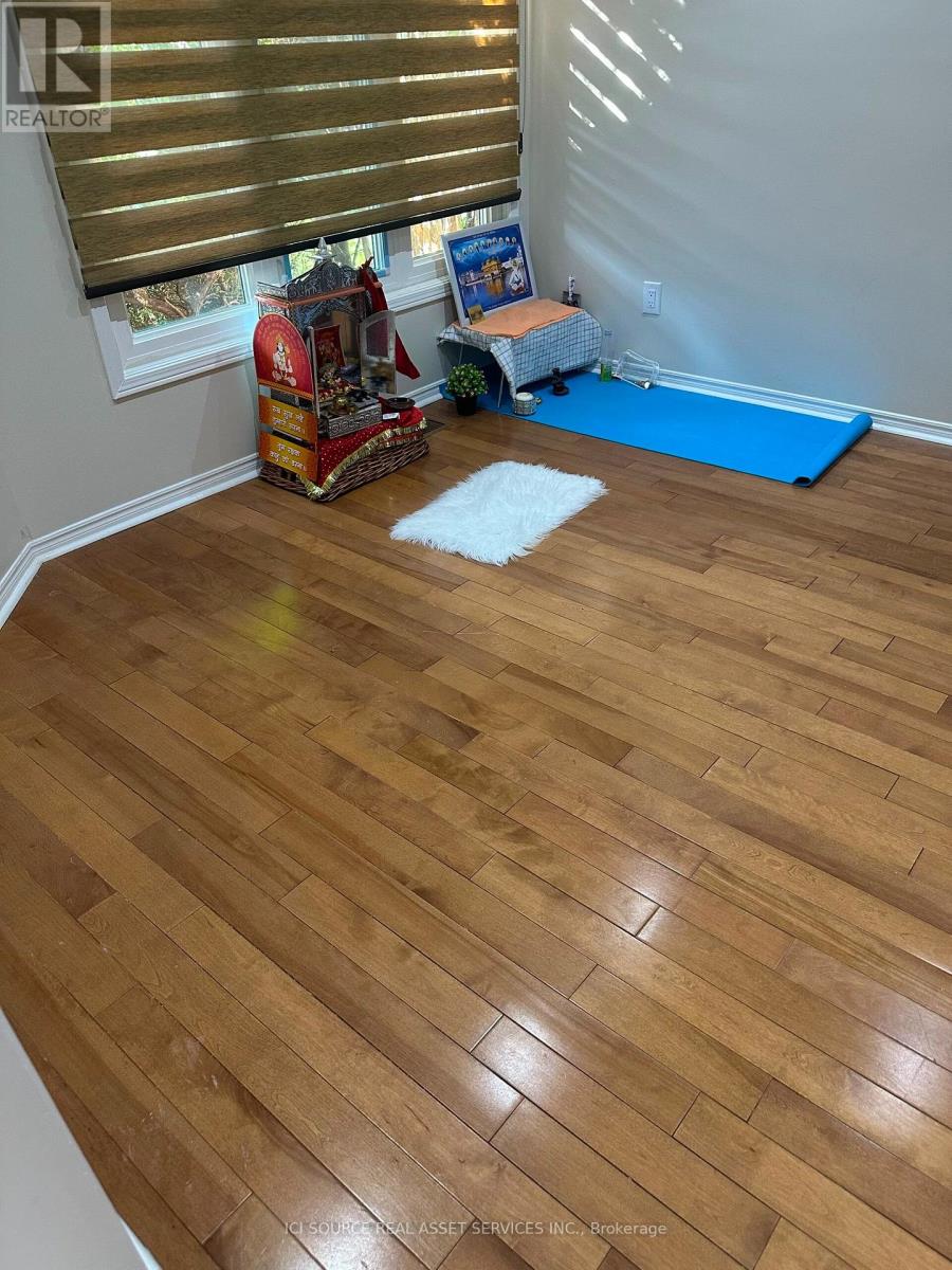MAIN FL - 16 BROWNRIDGE COURT