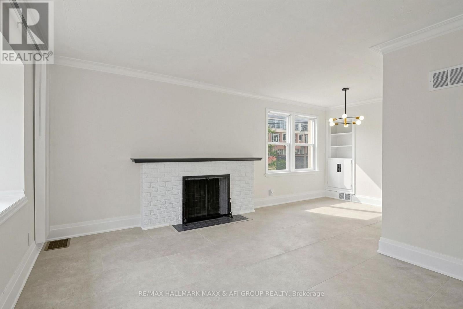 25 HARDING BOULEVARD