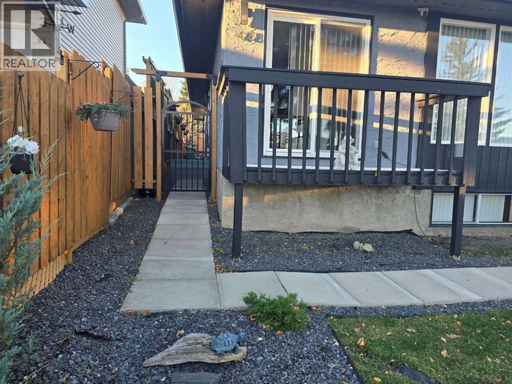 48 Bermuda Court NW