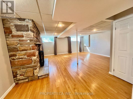 205 Talbot Cres, Newmarket (Central Newmarket), ON 2