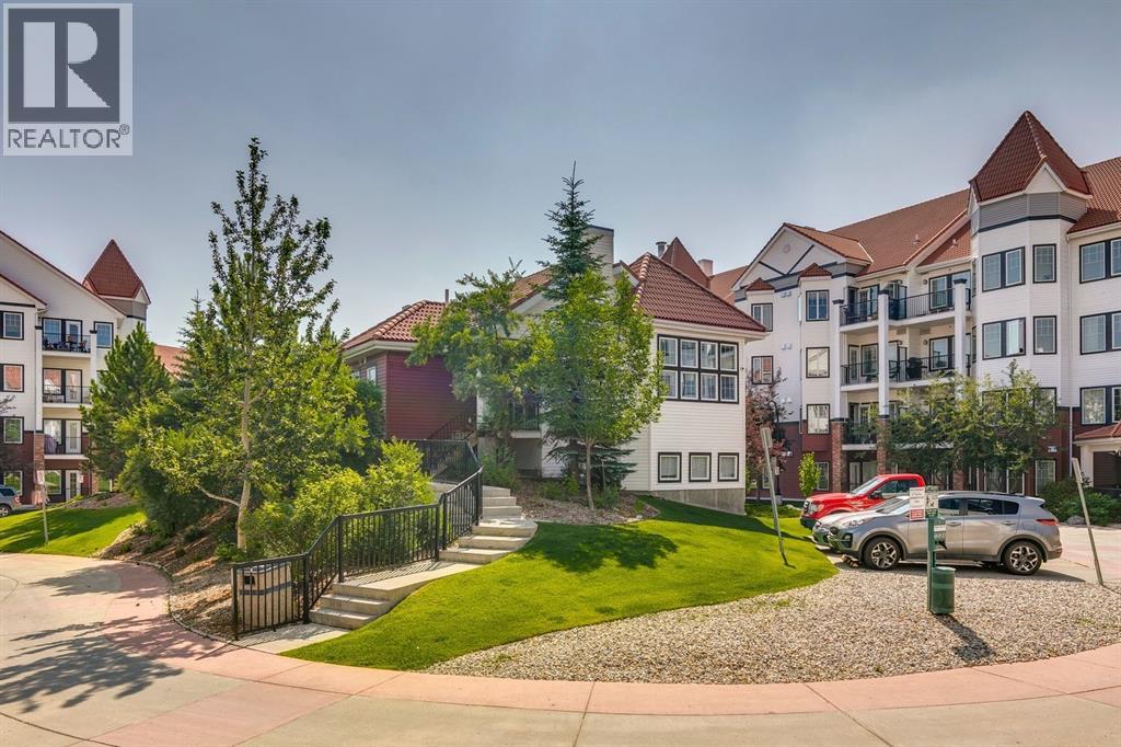 210, 20 Royal Oak Plaza NW