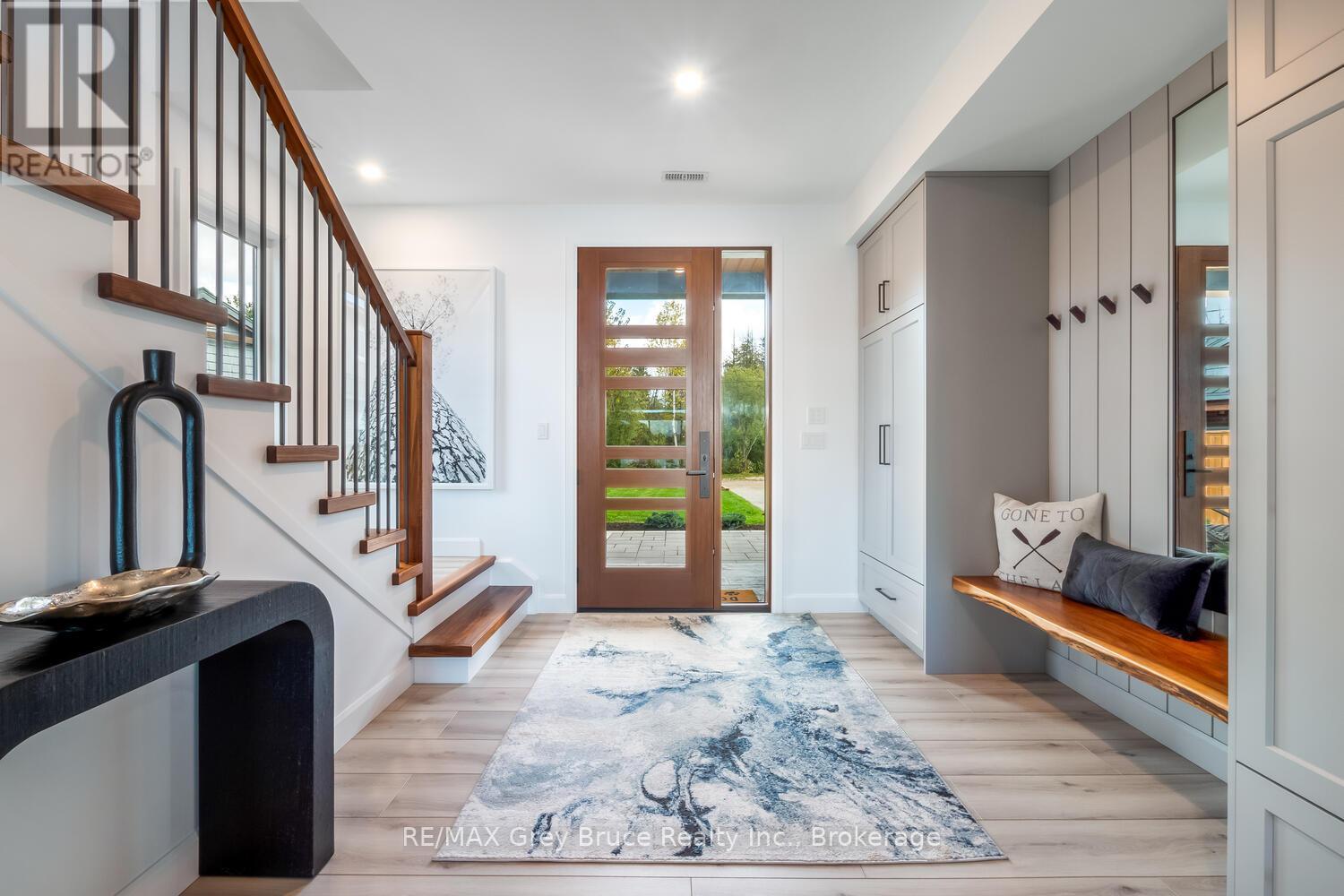 166 COUNTRY SIDE DRIVE