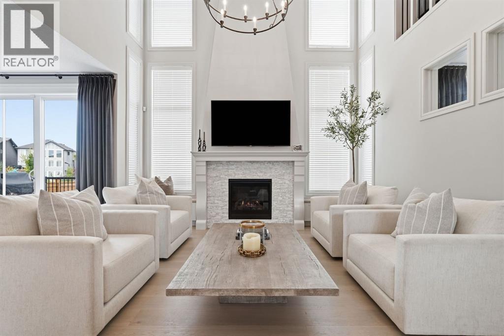 10 Legacy Woods Crescent SE