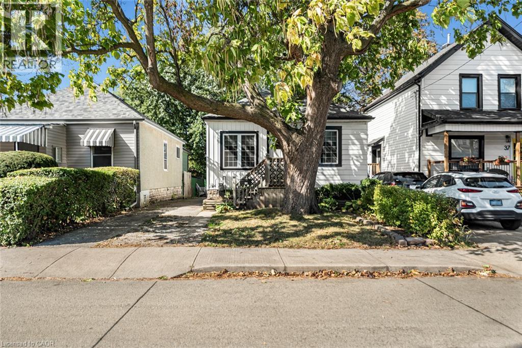 29 WEXFORD Avenue N