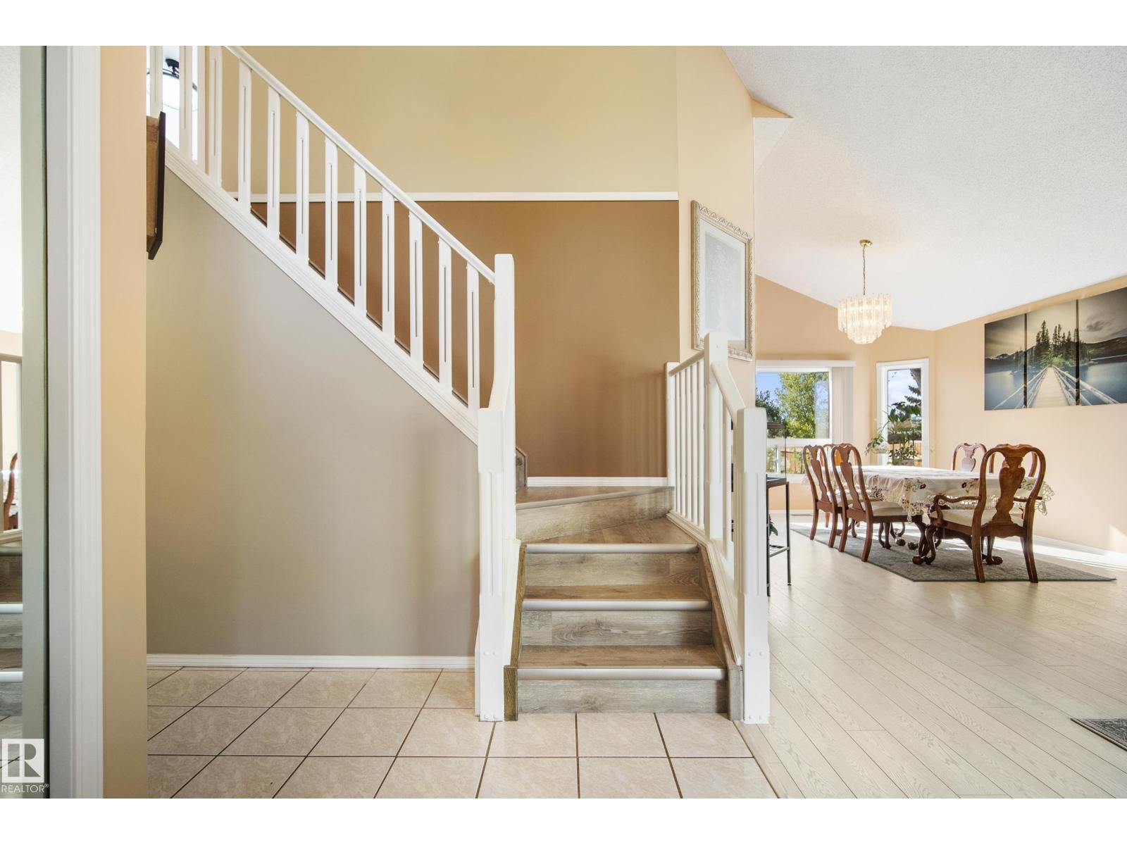 38 DEANE CR
