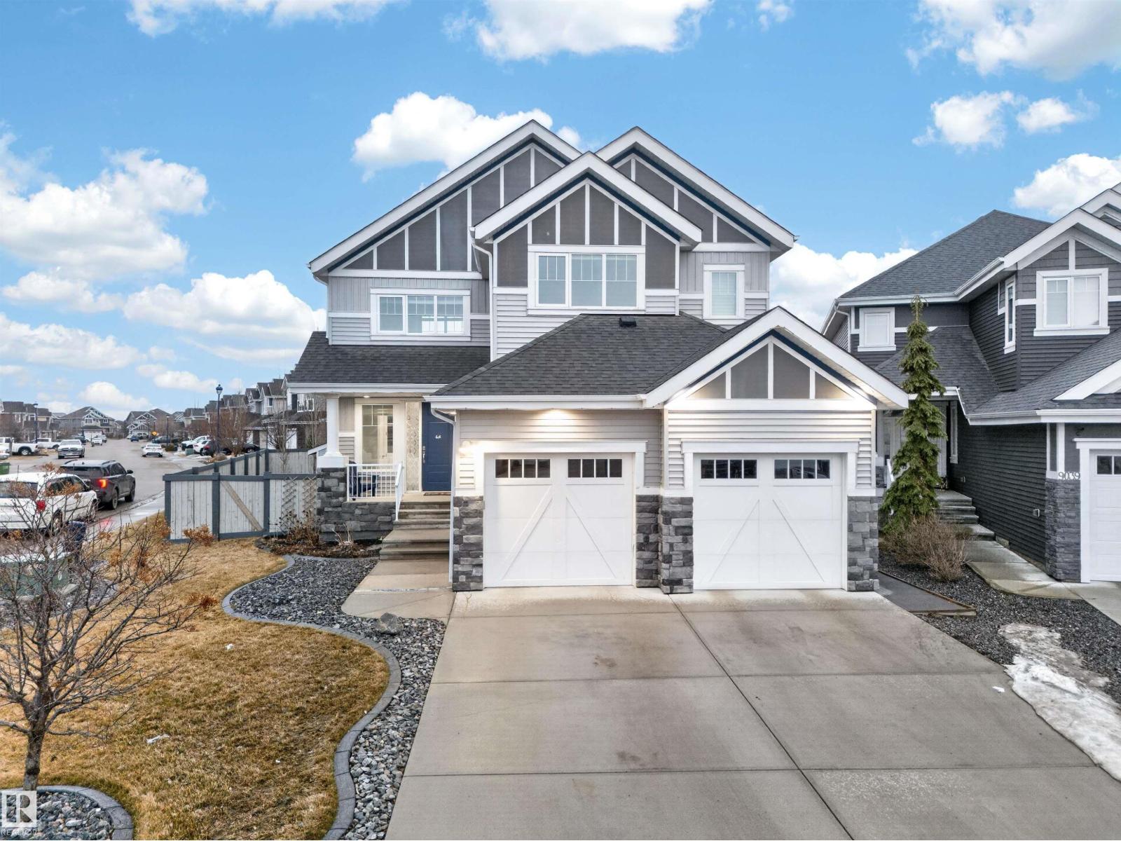 9037 24 AV SW