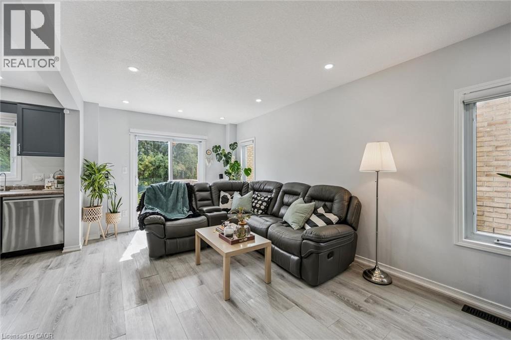 81 WINDALE Crescent