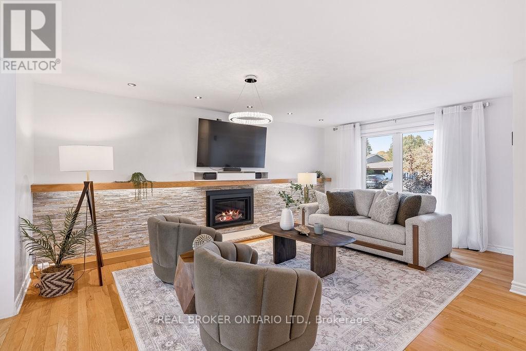101 QUEENSLINE DRIVE
