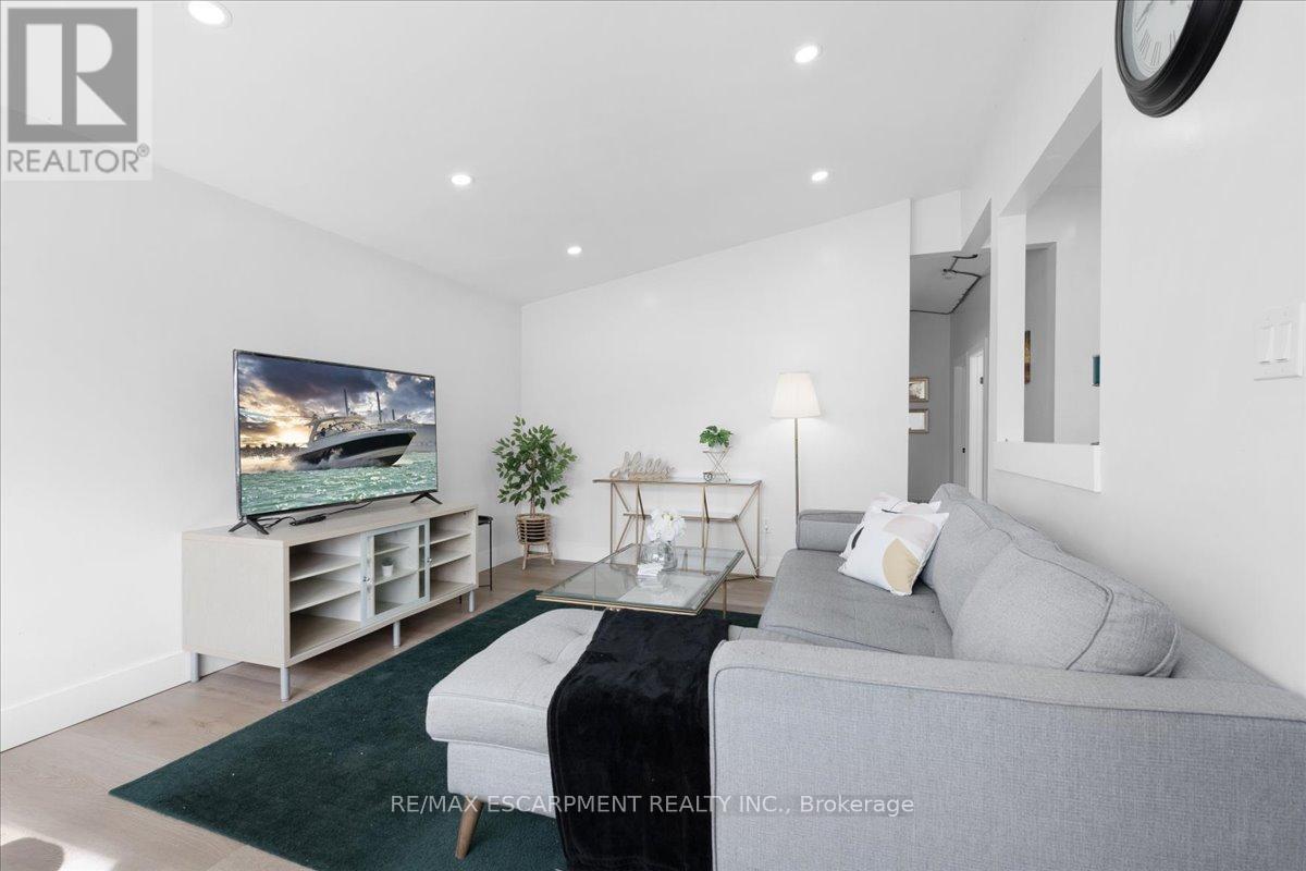 37 LILACSIDE DRIVE