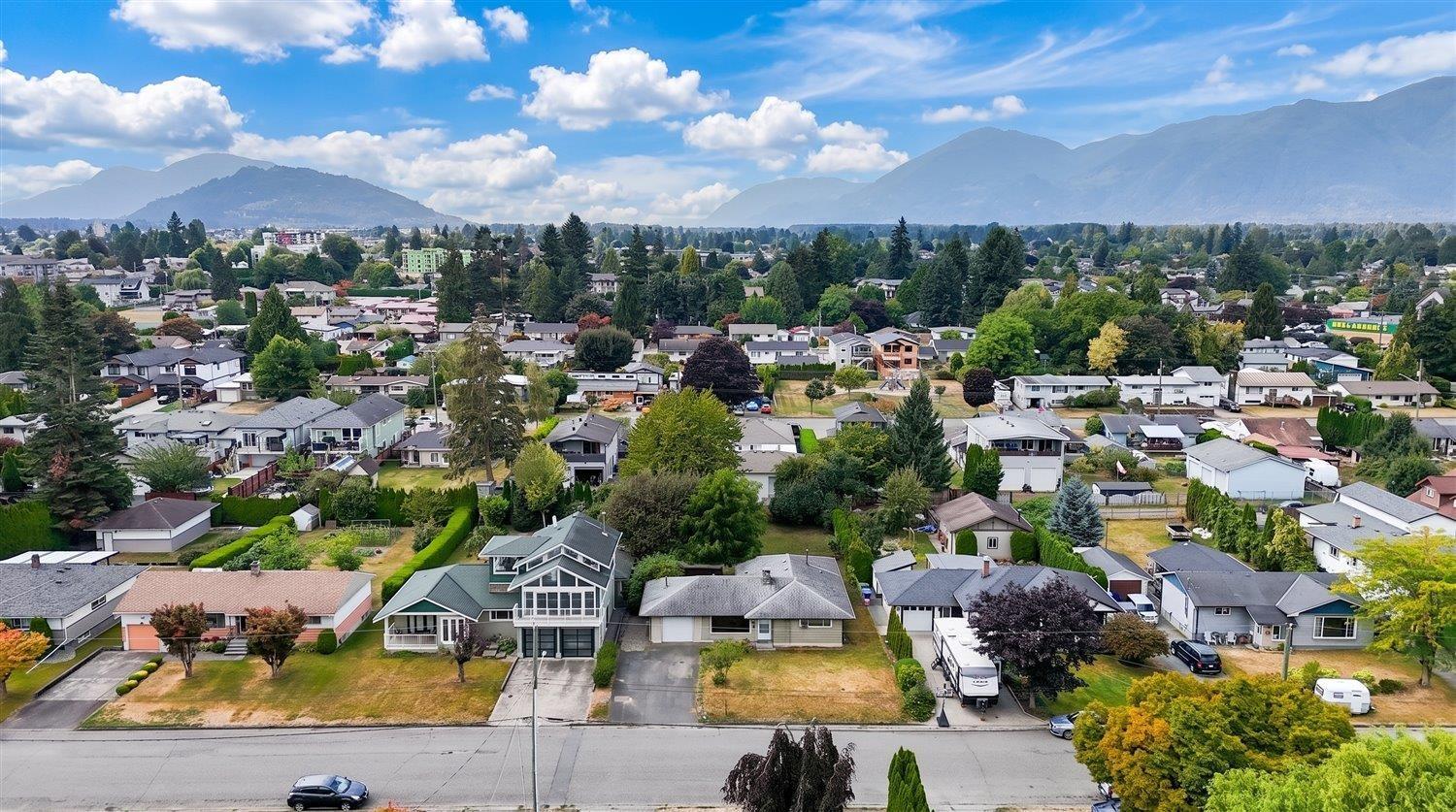 9647 WINDSOR STREET, Chilliwack Proper East