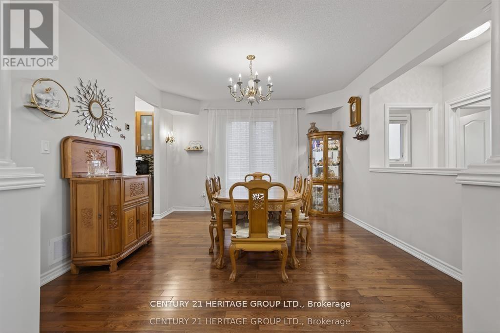 136 RIVEREDGE DRIVE