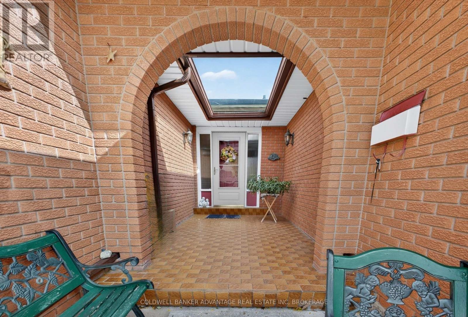 28 GLENPARK COURT