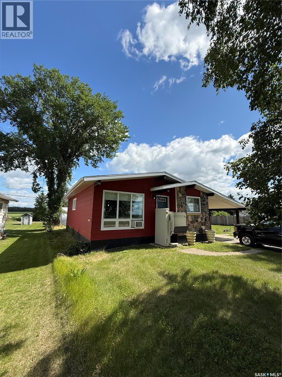 358 FIRST STREET NW, PREECEVILLE, SK S0A 3B0 - Image 832931886.jpeg?d=l