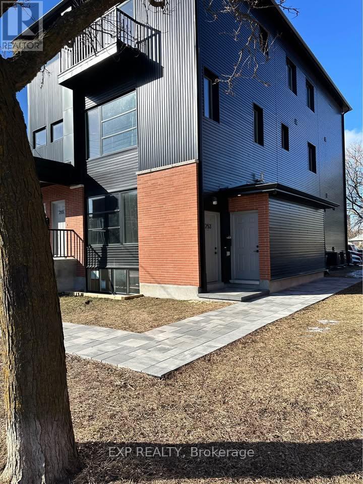 255 PRESLAND ROAD