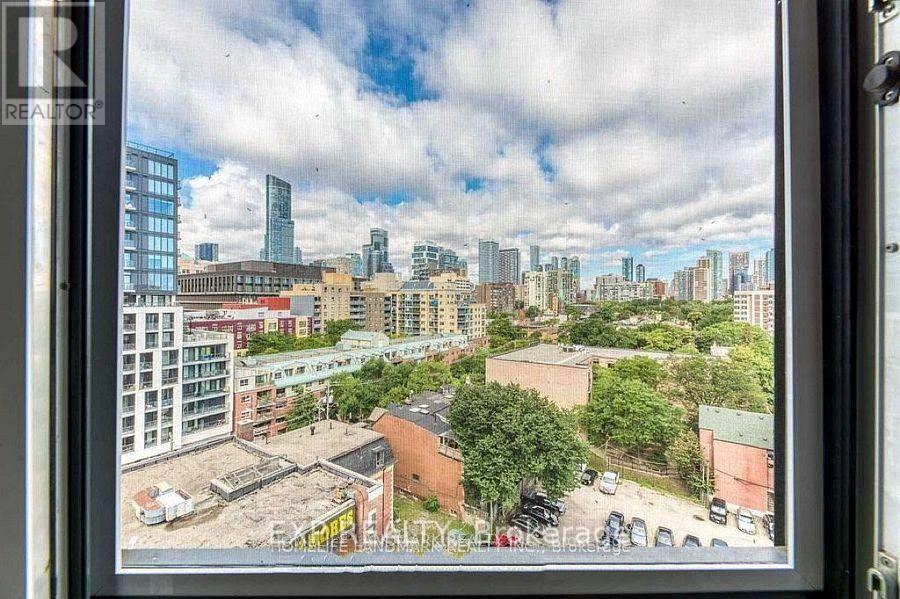 1111 - 219 DUNDAS STREET E