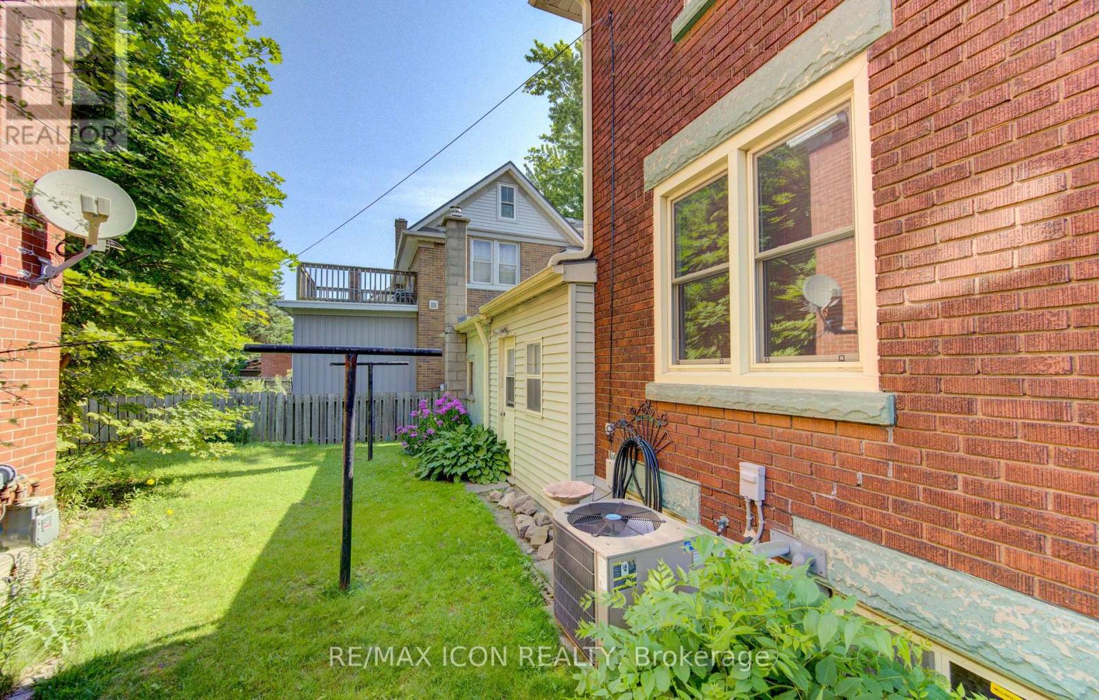 224 WEBER STREET E