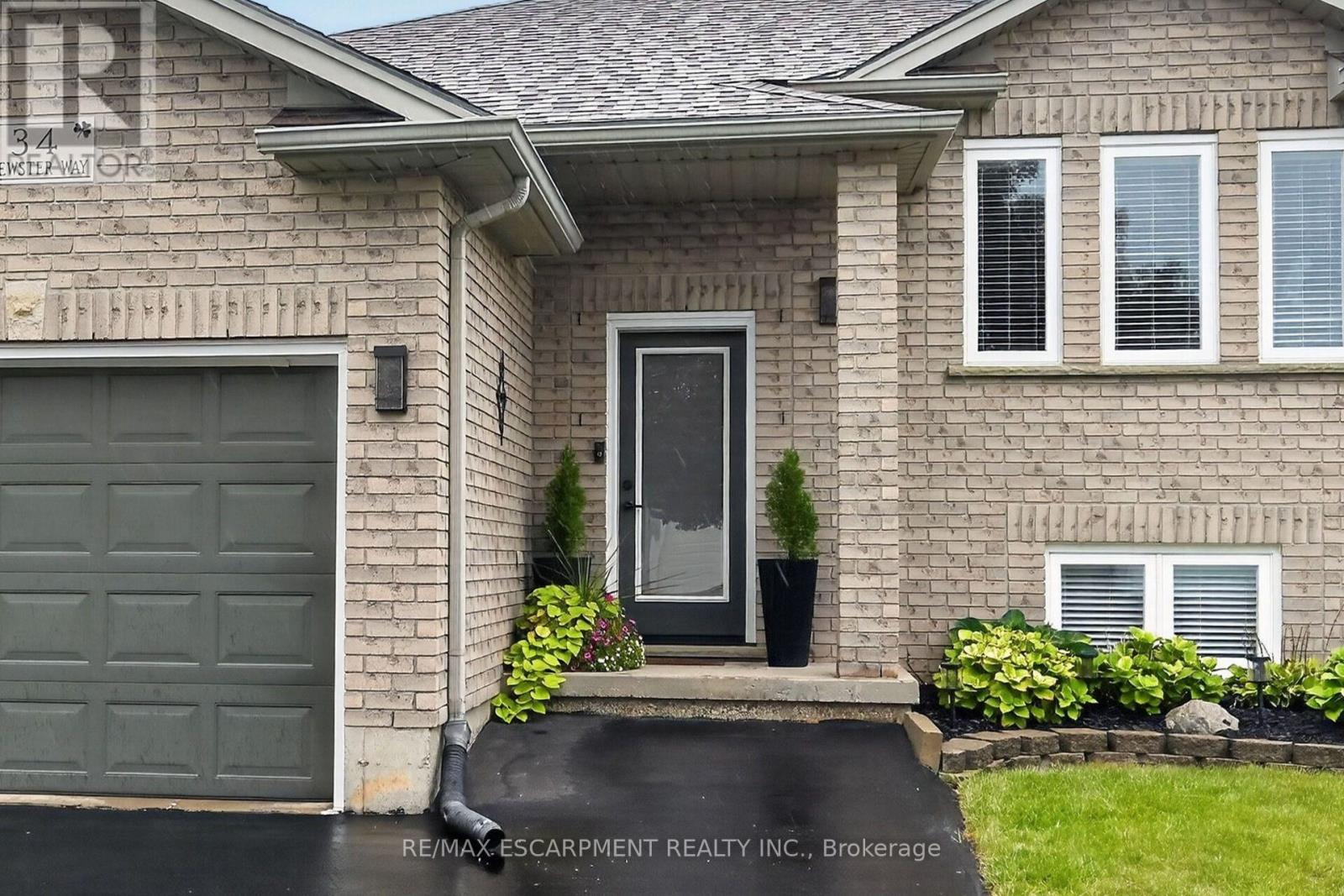 34 BREWSTER WAY