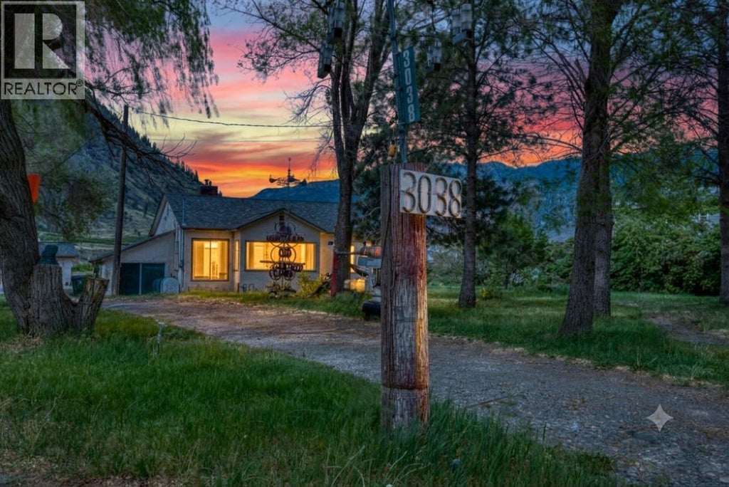 3038 10TH AVENUE, KEREMEOS, BC V0X 1N3 - Image 465726980.jpeg?d=l
