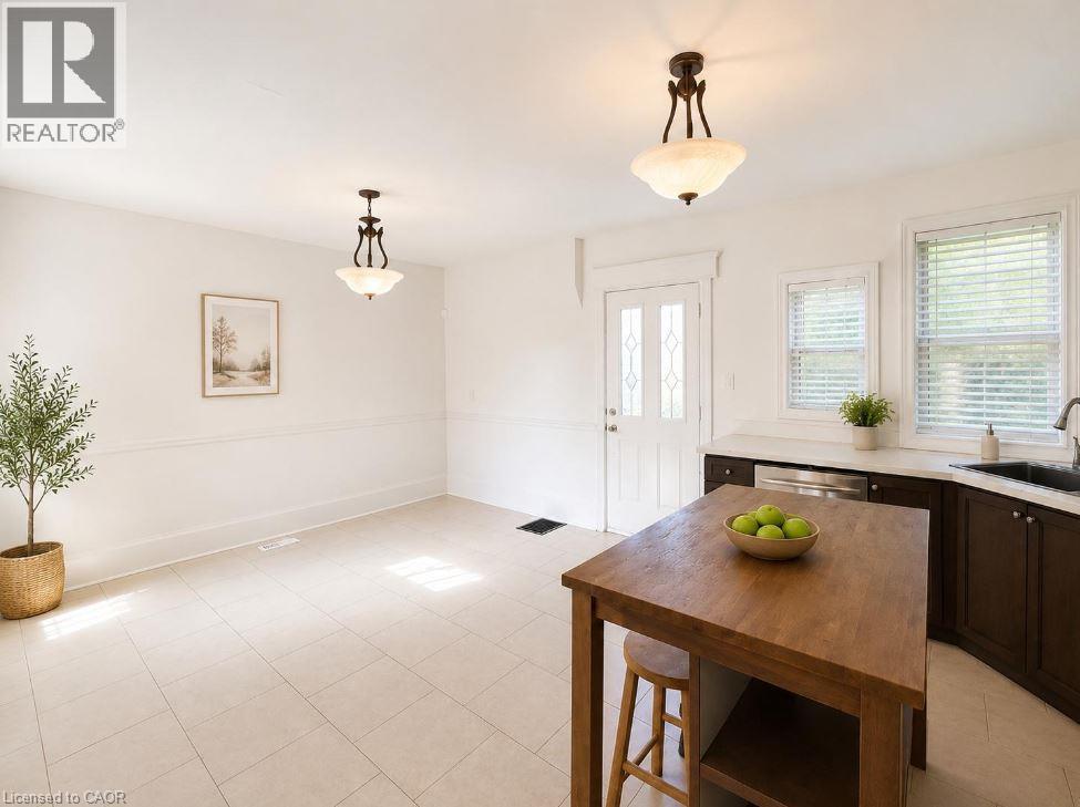 219 ERIE Avenue Unit# Main