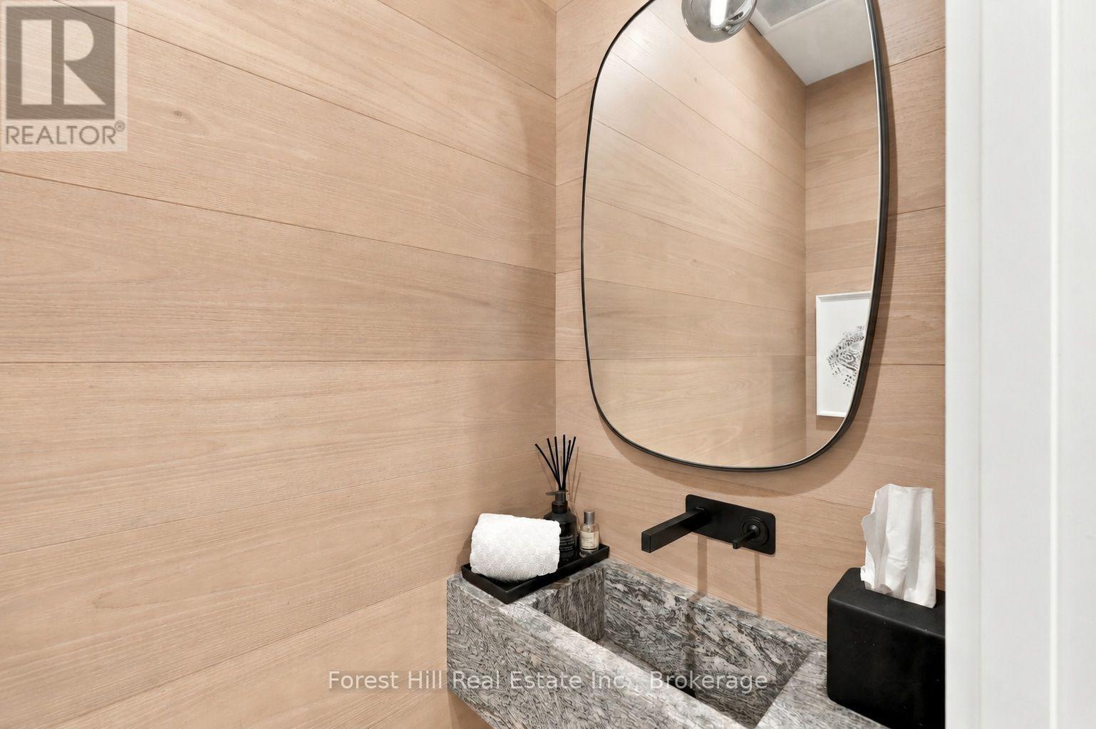 15 - 224 BLUESKI GEORGE CRESCENT