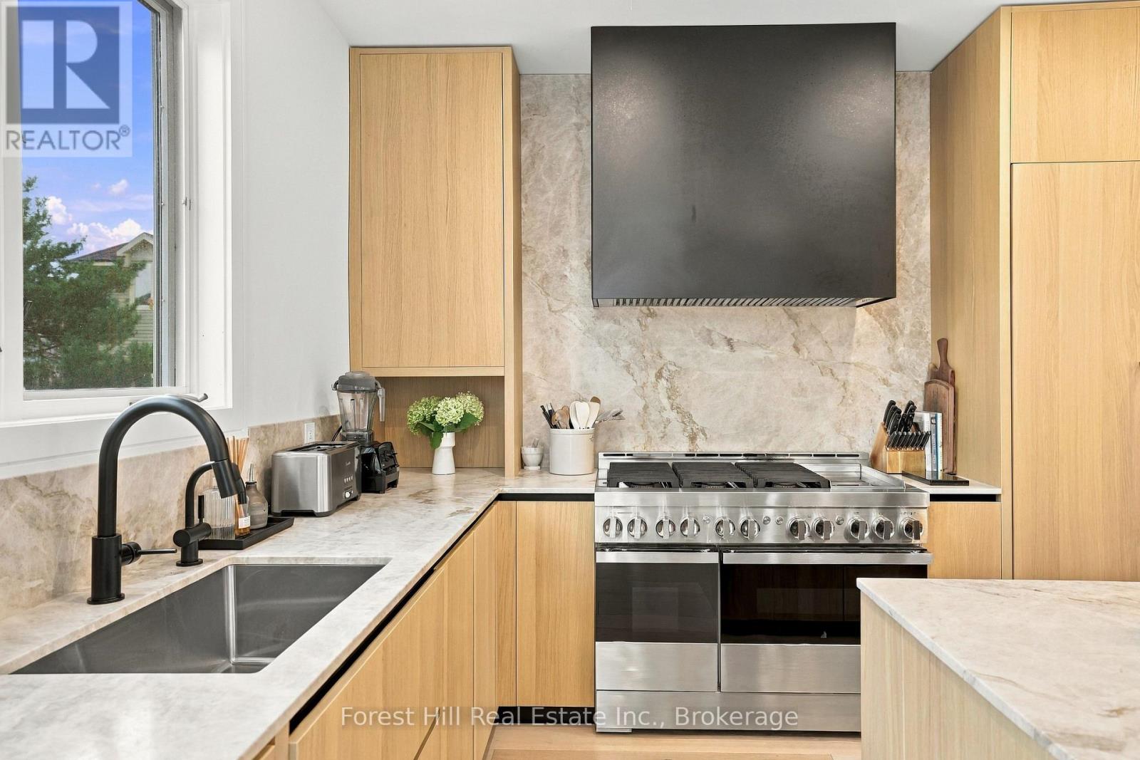 15 - 224 BLUESKI GEORGE CRESCENT