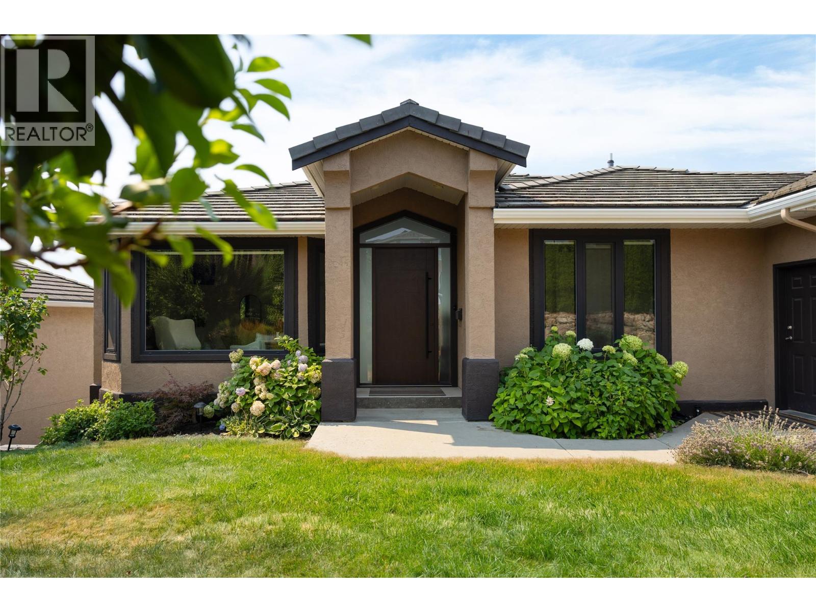 10 Bayview Heights