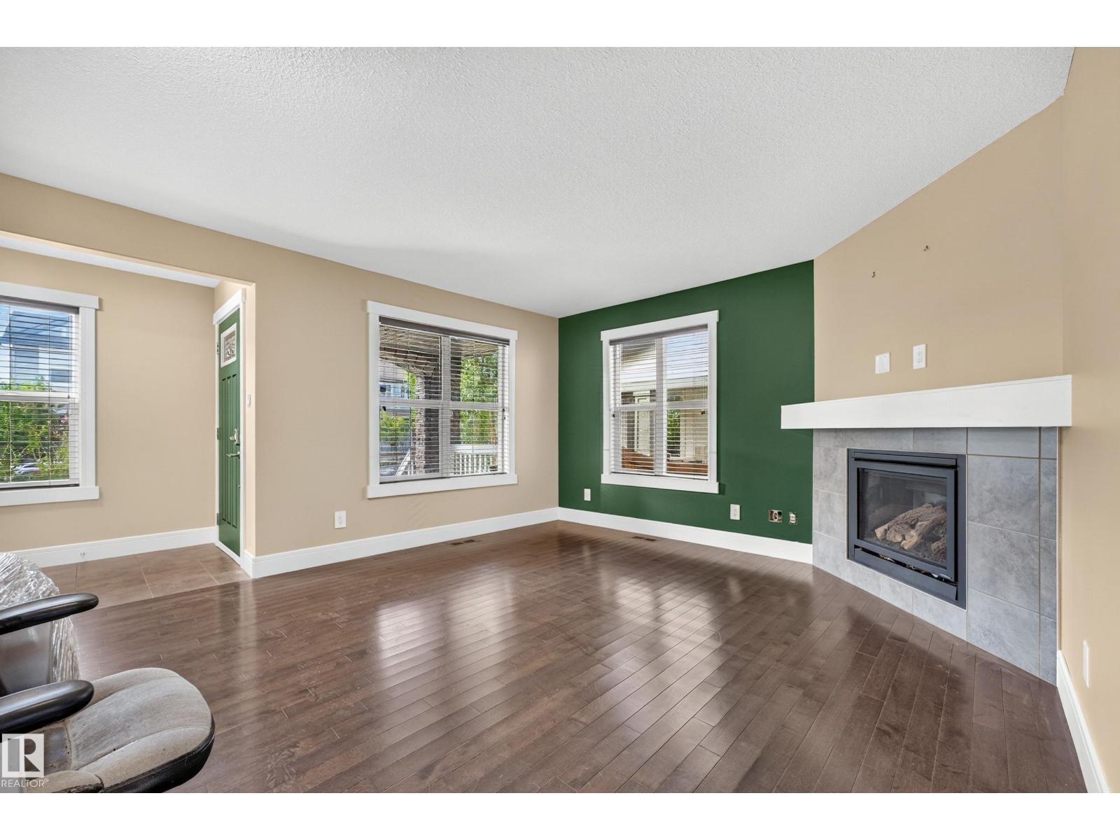 2904 19 AV NW