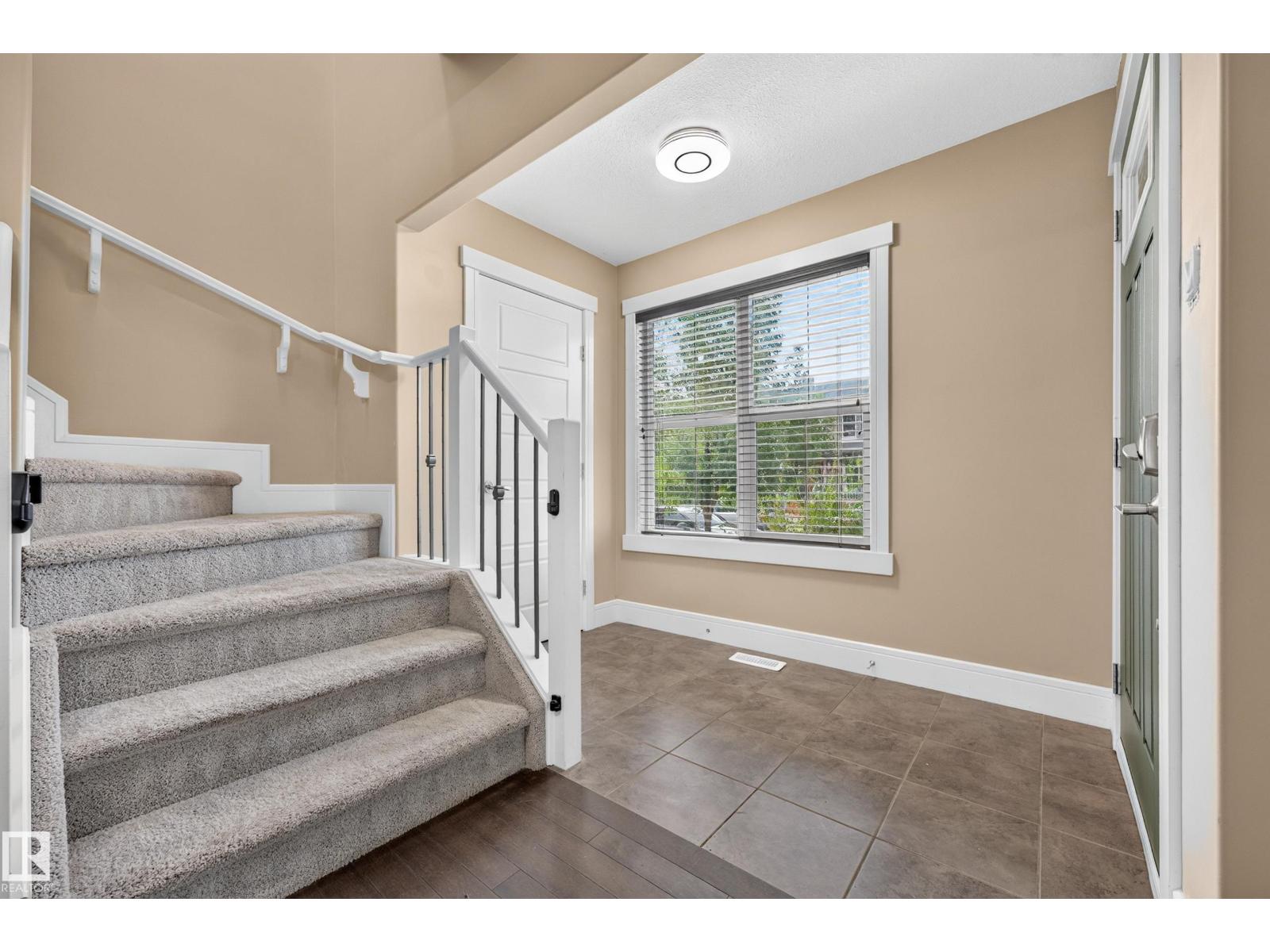 2904 19 AV NW